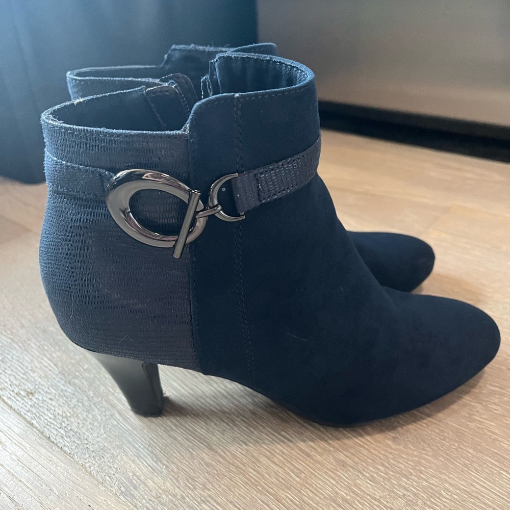 Karen Scott Navy Faux Suede Leather Back Booties - Size 6